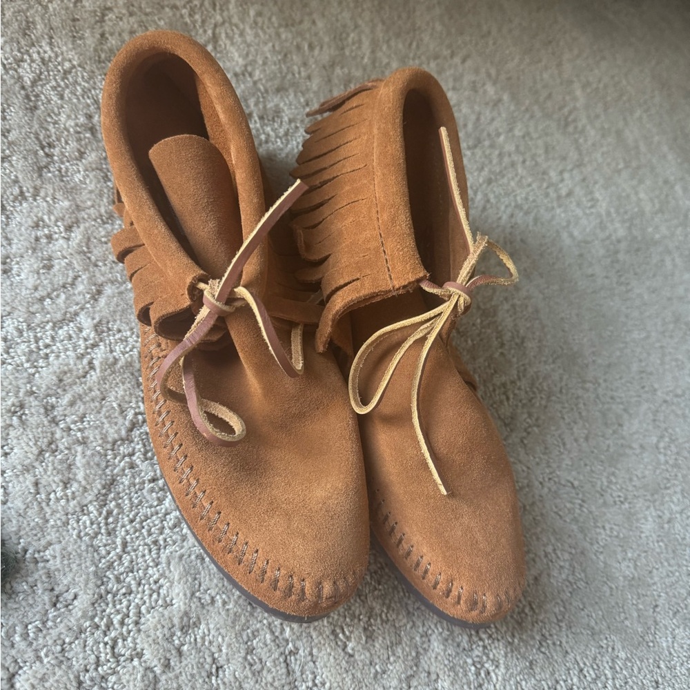 Brand new Minnetonka never worn just downsizing my closet I have too much!